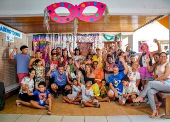 Carnaval da Inclusão anima alunos e famílias no Ceame