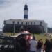 Polícia Civil prende dois homens por extorsão no Farol da Barra em Salvador