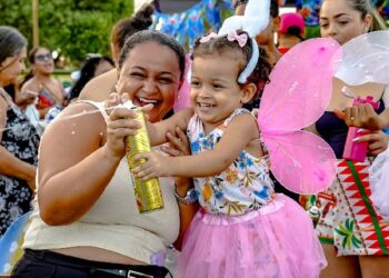 Terceiro dia do Carnaval Cultural de Porto Seguro: a folia que anima, conscientiza e faz a rua brilhar