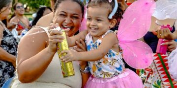 Terceiro dia do Carnaval Cultural de Porto Seguro: a folia que anima, conscientiza e faz a rua brilhar