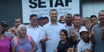 O STTR e trabalhadores da agricultura familiar recebem o secretário Osni Cardoso da SDR