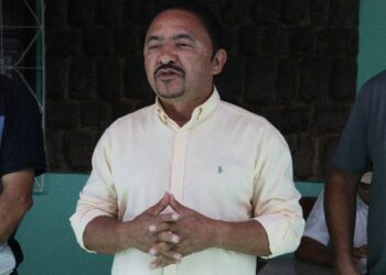 Mais um deputado visita o STTR, Dep. Roberto Carlos fala aos assentados do assentamento Baixa Verde.