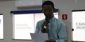 Na 1ª sessão ordinária de 2026, a oposição bateu no prefeito sem dó nem piedade.