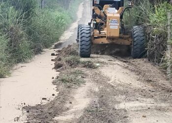 Estradas vicinais na região dos distritos de Vale Verde e Vera Cruz recebem manutenção