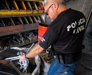 Polícia Civil apreende cerca de 100 kg de cabos de cobre em comércio de sucata em Candeias
