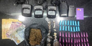 PMBA apreende cocaína, maconha e crack no bairro Arnaldão em Eunápolis