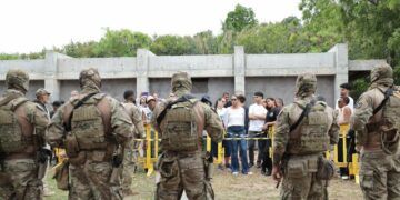Simulações de coberturas jornalísticas em áreas conflagradas marcam segundo dia do Workshop De Olho na Segurança Pública