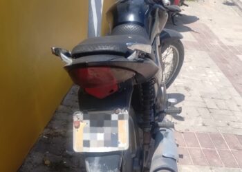 PMBA APREENDE VEÍCULO COM RESTRIÇÃO DE FURTO/ROUBO