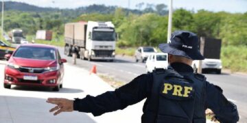 PRF recupera veículos roubados e resgata pessoa desaparecida