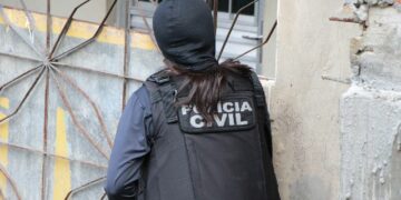 Homem é preso após amputar dedos da companheira no município de Barra