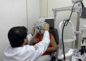 Carreta oftalmológica ultrapassa a marca de 5,8 mil atendimentos em Eunápolis; serviços seguem até 13 de março