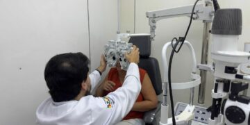 Carreta oftalmológica ultrapassa a marca de 5,8 mil atendimentos em Eunápolis; serviços seguem até 13 de março