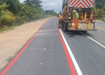 Prefeitura de Porto Seguro inicia sinalização do anel viário e reforça segurança em trecho com alto índice de acidentes