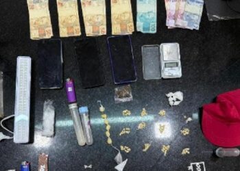 PMBA APREENDE DROGAS E MATERIAL DO TRÁFICO