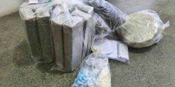 PMBA APREENDE GRANDE QUANTIDADE DE DROGAS DURANTE AÇÃO POLICIAL NO BAIRRO VISTA BELA