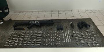 PMBA APREENDE ARMA DE FOGO E DROGAS