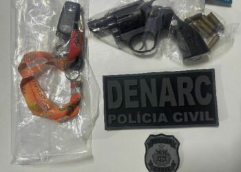 AÇÃO CONJUNTA DA POLÍCIA CIVIL E POLÍCIA MILITAR AUTUAM HOMEM EM FLAGRANTE DELITO POR POSSE IRREGULAR DE ARMA DE FOGO