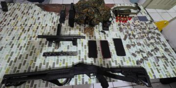 PMBA APREENDE ARMAS DE FOGO, MUNIÇÕES E DROGAS EM OPERAÇÃO CONJUNTA