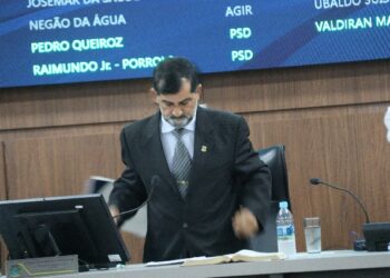 CÂMARA MUNICIPAL antecipa sessão para esta 3ª feira, e aprova tudo que foi colocado em votação.