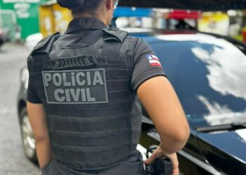 POLÍCIA CIVIL DA BAHIA PRENDE EM FLAGRANTE SUSPEITO DE IMPORTUNAÇÃO SEXUAL EM EUNÁPOLIS