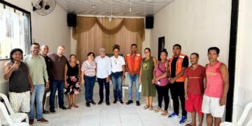 Prefeitura de Eunápolis realiza reunião com comunidade para estudo social da obra de contenção e revitalização da Rua da Bica