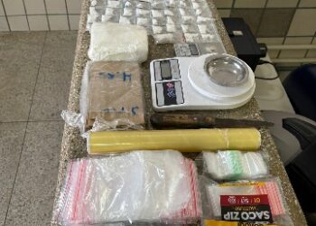 PMBA APREENDE DROGAS EM TEIXEIRA DE FREITAS