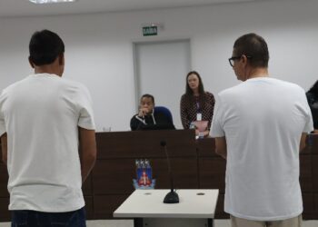 Após 12 anos, para o julgamento de um crime, o júri teve de ser adiado