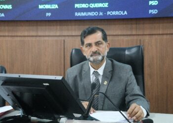 Câmara Municipal de Eunápolis, roupa suja se lava em casa, lá é na tribuna.