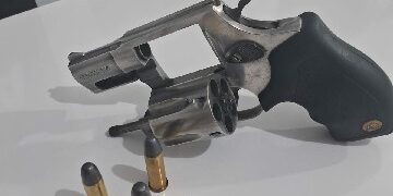 POLÍCIA CIVIL DA BAHIA PRENDE HOMEM POR POSSE ILEGAL DE ARMA DE FOGO EM PORTO SEGURO