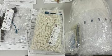 PMBA PRENDE HOMEM POR TRÁFICO DE DROGAS E POSSE ILEGAL DE ARMA DE FOGO EM ITAMARAJU