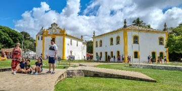 Porto Seguro movimenta 80 mil turistas na Semana Santa e confirma força do destino
