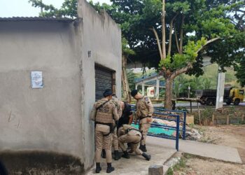 Operação Papa-Léguas prende quatro investigados por roubos de cargas na BR-101