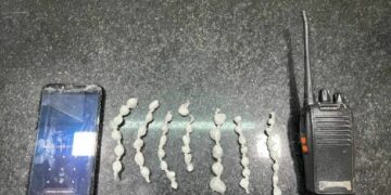 PMBA APREENDE DROGA NO ARNALDÃO