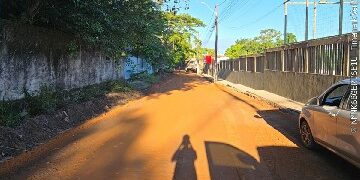 Bairro Mirante recebe patrolamento e cascalhamento