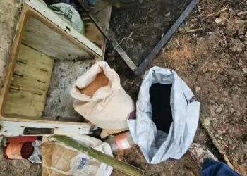 Ação da Polícia Civil desarticula ponto de produção clandestina de espadas e apreende material explosivo