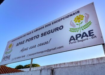 Bazar Solidário arrecada fundos para a APAE