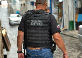 Polícia Civil prende suspeito de tráfico de drogas em flagrante em Eunápolis