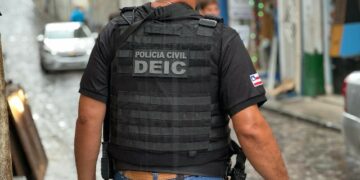 Polícia Civil prende suspeito de tráfico de drogas em flagrante em Eunápolis