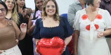 Serventuários Da justiça, fazem despedida da MM Juíza Dra. Karina Silva de Araujo Ramos.