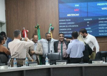 Sessão da Câmara de Vereadores nesta 5ª feira 14/05, cheirou a pancadaria, mas tudo foi controlado na sala do cafezinho.