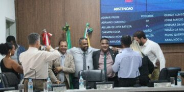 Sessão da Câmara de Vereadores nesta 5ª feira 14/05, cheirou a pancadaria, mas tudo foi controlado na sala do cafezinho.
