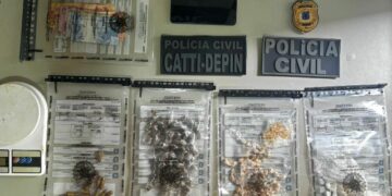 POLÍCIA CIVIL PRENDE SUSPEITO DE TRÁFICO DE DROGAS E APREENDE ENTORPECENTES E MUNIÇÕES EM EUNÁPOLIS