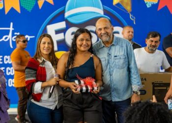 Prefeitura reúne garis e familiares em celebração que reconhece o trabalho de quem cuida da cidade