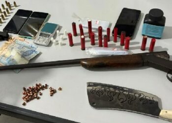 Polícia Civil deflagra operação contra o tráfico de drogas e apreende armas em Castro Alves e Santa Terezinha