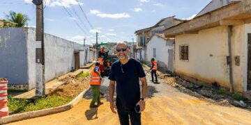 “Prefeitura  de Eunápolis, pavimenta 100% das ruas no Nova Esperança