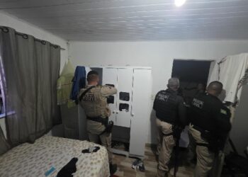 OPERAÇÃO LIBERTATIS: POLÍCIA CIVIL CUMPRE MANDADOS CONTRA INTEGRANTES DE ORGANIZAÇÃO CRIMINOSA RESPONSÁVEL POR SEQUESTROS, HOMICÍDIOS, TORTURAS E OCULTAÇÃO DE CADÁVER EM EUNÁPOLIS