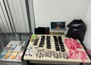 AÇÃO INTEGRADA ENTRE AS POLÍCIAS CIVIS DA BAHIA E DO ESPÍRITO SANTO RESULTA NA PRISÃO DE CASAL E APREENSÃO DE ADOLESCENTE POR TRÁFICO DE DROGAS DURANTE A OPERAÇÃO NARKE VI