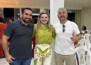 Secretária da Mulher se reúne com mães e professoras do Bairro Mirante