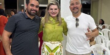 Secretária da Mulher se reúne com mães e professoras do Bairro Mirante