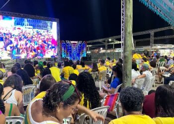 Passarela da Cultura reúne torcedores para a estreia do Brasil na Copa do Mundo